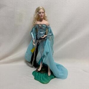 Franklin Mint Lady Of the Lake Camelot Porcelain Doll with Base No Accessories